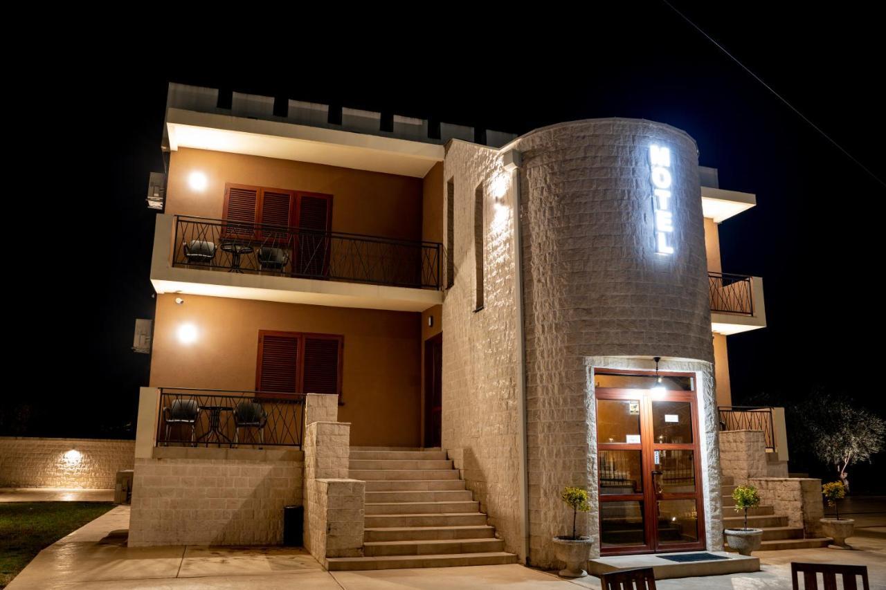 Motel Zeta Lux Mitrovici  Exterior foto